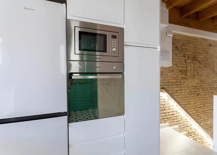 Daire Mediterranean Gem Getaway *