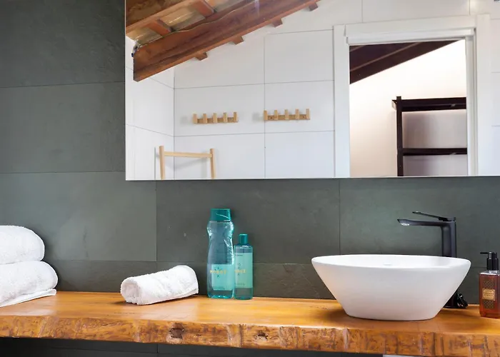 Daire Mediterranean Gem Getaway *